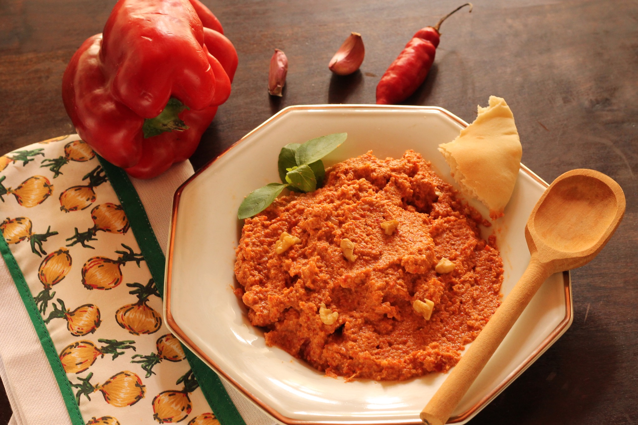 MUHAMMARA (PASTA DE PIMENTÃO VERMELHO) – 52 domingos